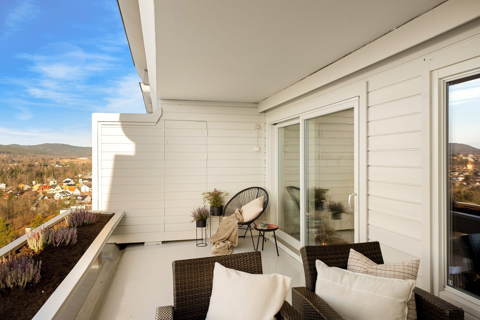 På balkongen er det en utebod på 3 kvm. Balkongen ble fullstendig renovert i 2024 Galleribilde