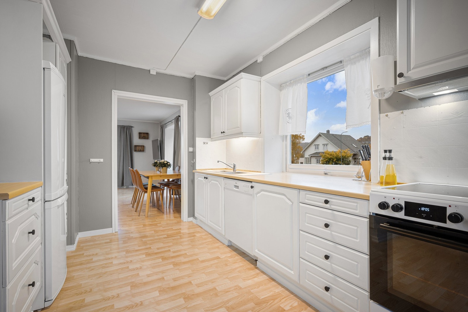 Arbeidsflatene gir deg god plass for tilberedelse av måltider Galleribilde