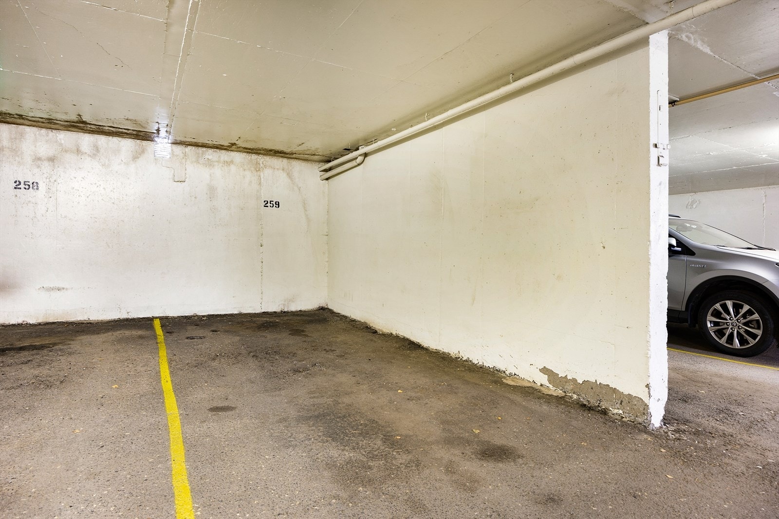 Parkeringsplass 259 medfølger leiligheten ved salg. Galleribilde