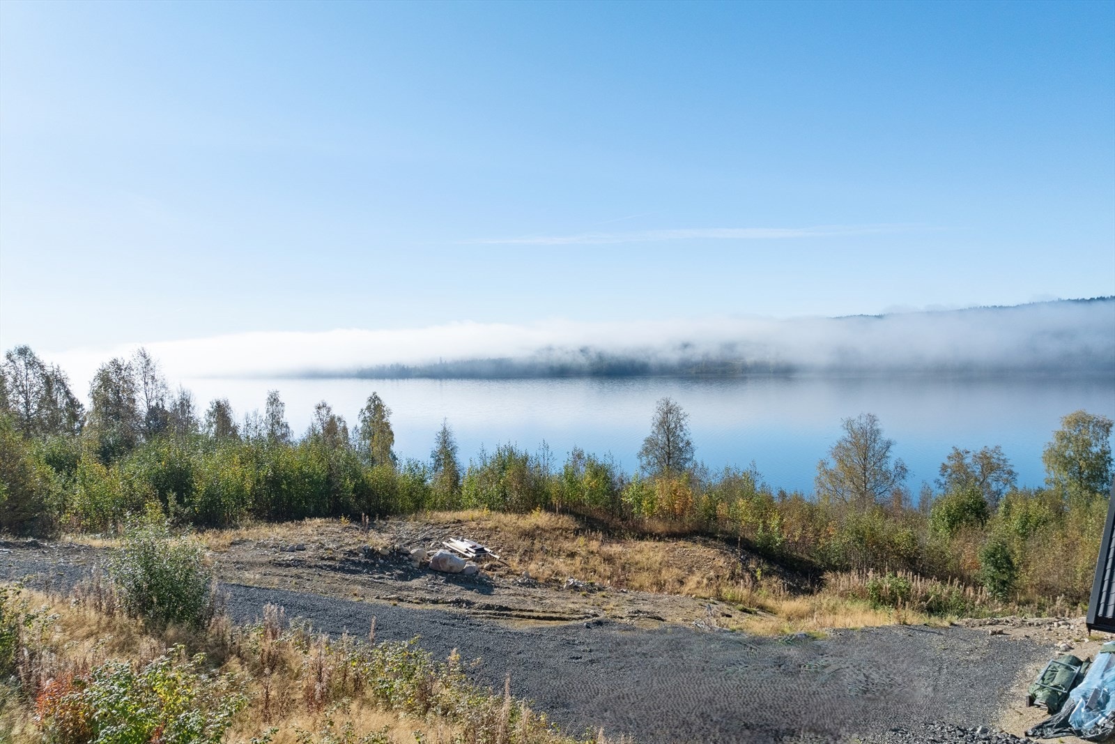 Fra tomten er det fantastisk utsikt mot Osensjøen og omkringliggende områder! Galleribilde