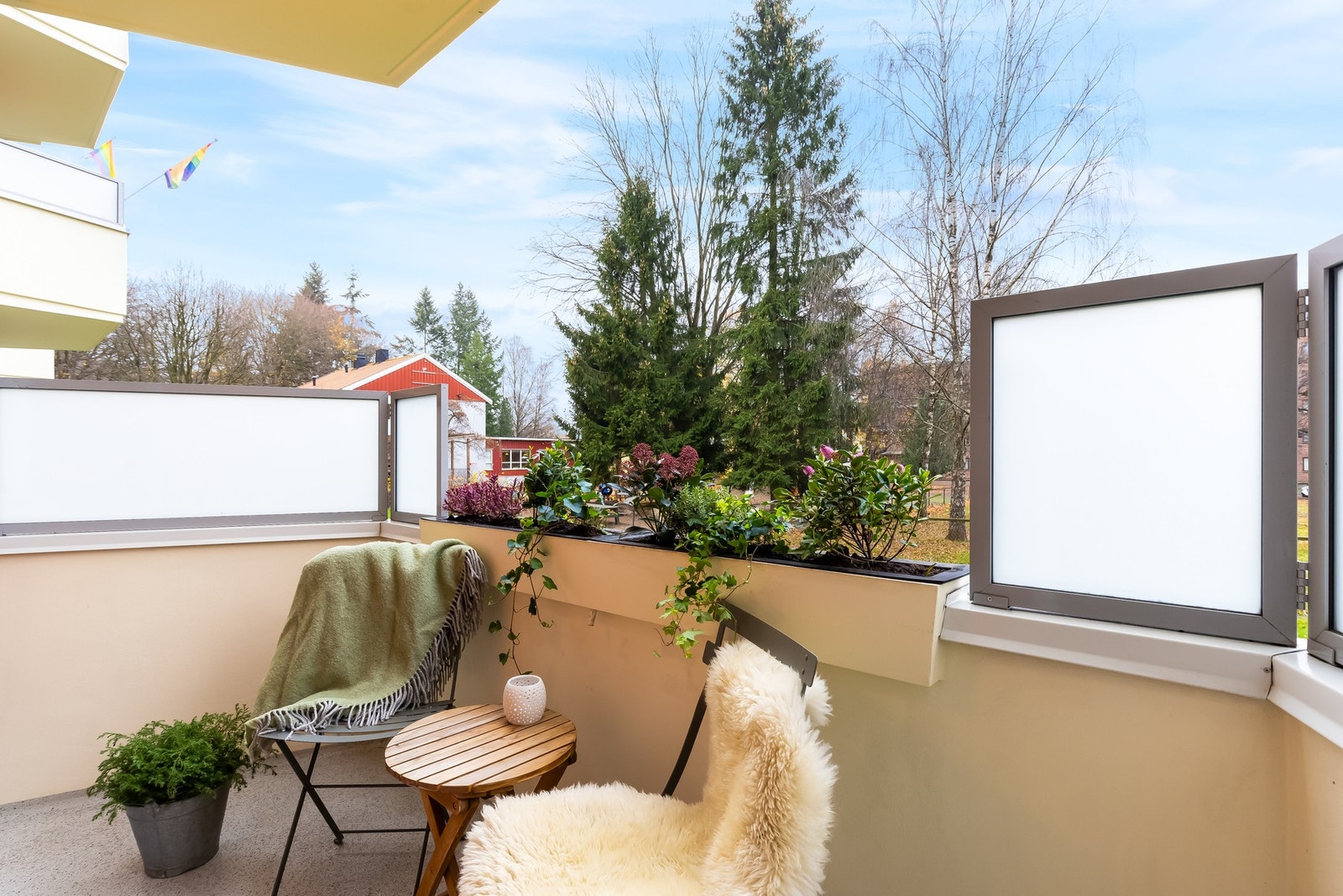 Cecilia Johansen ved EIE Løren ønsker velkommen til Edvard Griegs Allé 17! Galleribilde