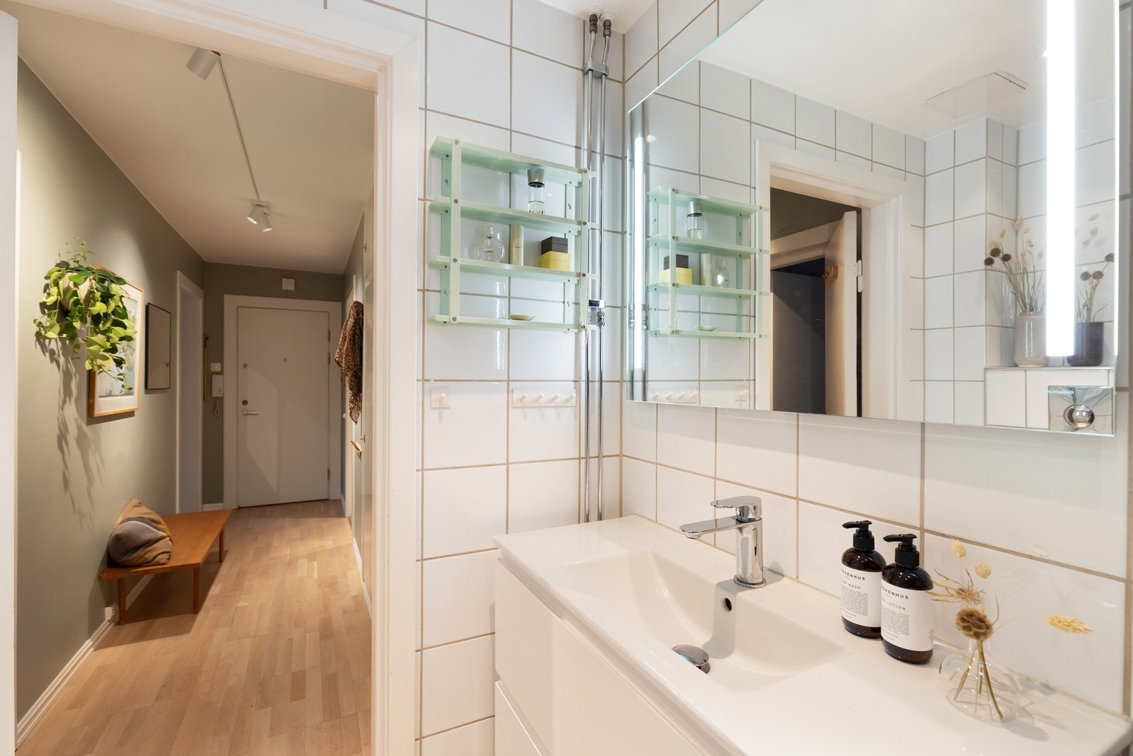 Badet har opplegg for vaskemaskin. Galleribilde