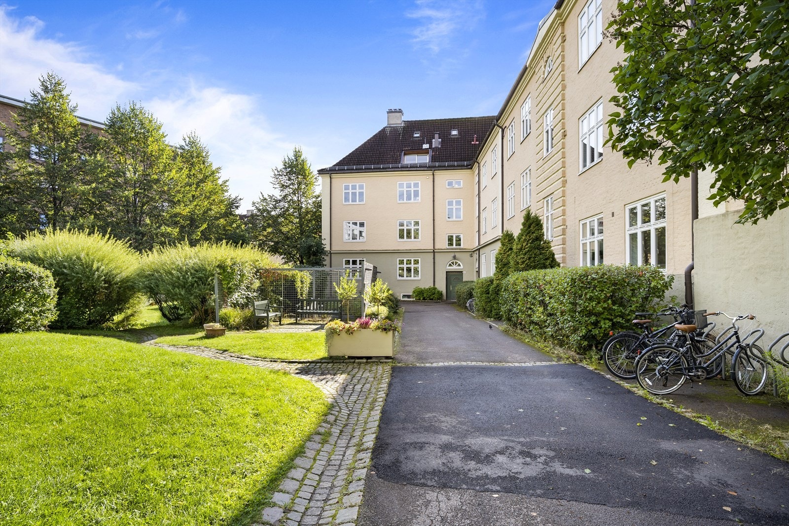 Langården er en nydelig, klassisk Torshovgård. Borettslaget har god vedlikeholdshistorikk Galleribilde