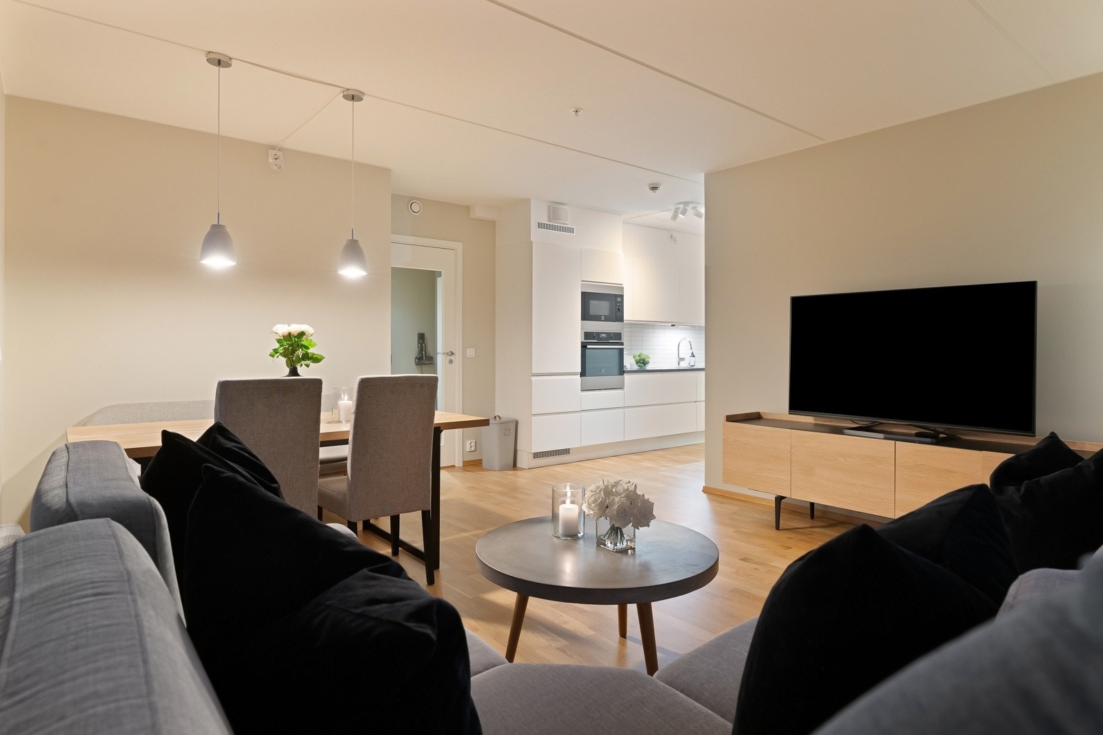 Boligen har en god soneinndeling i stuen. Galleribilde