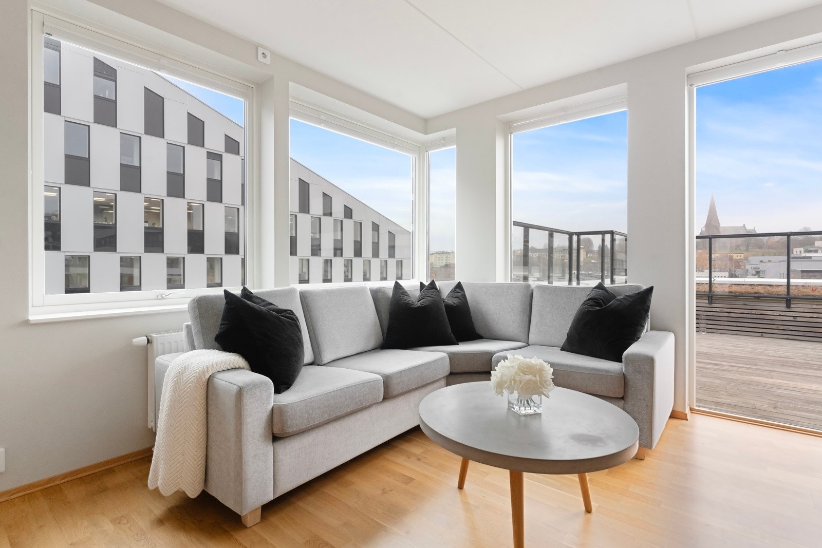 Dette er en lys og tiltalende leilighet med utsikt! Galleribilde