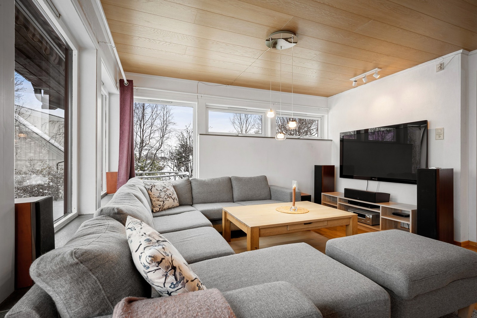 God plass til en stor sofagruppe Galleribilde