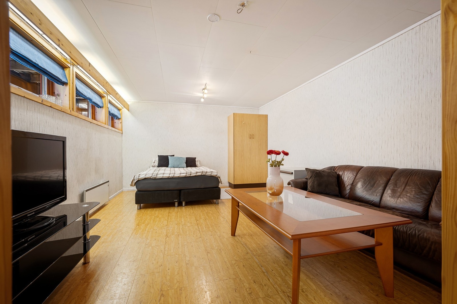 Rom innredet som gjesterom/kontor/hobbyrom - alt etter behov! (ikke godkjent for varig opphold) Galleribilde