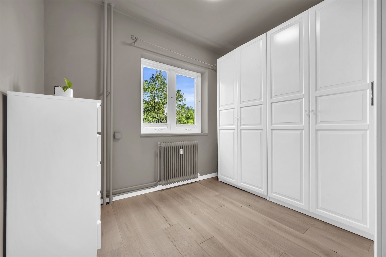 Slik er soverommet innredet i dag. Galleribilde
