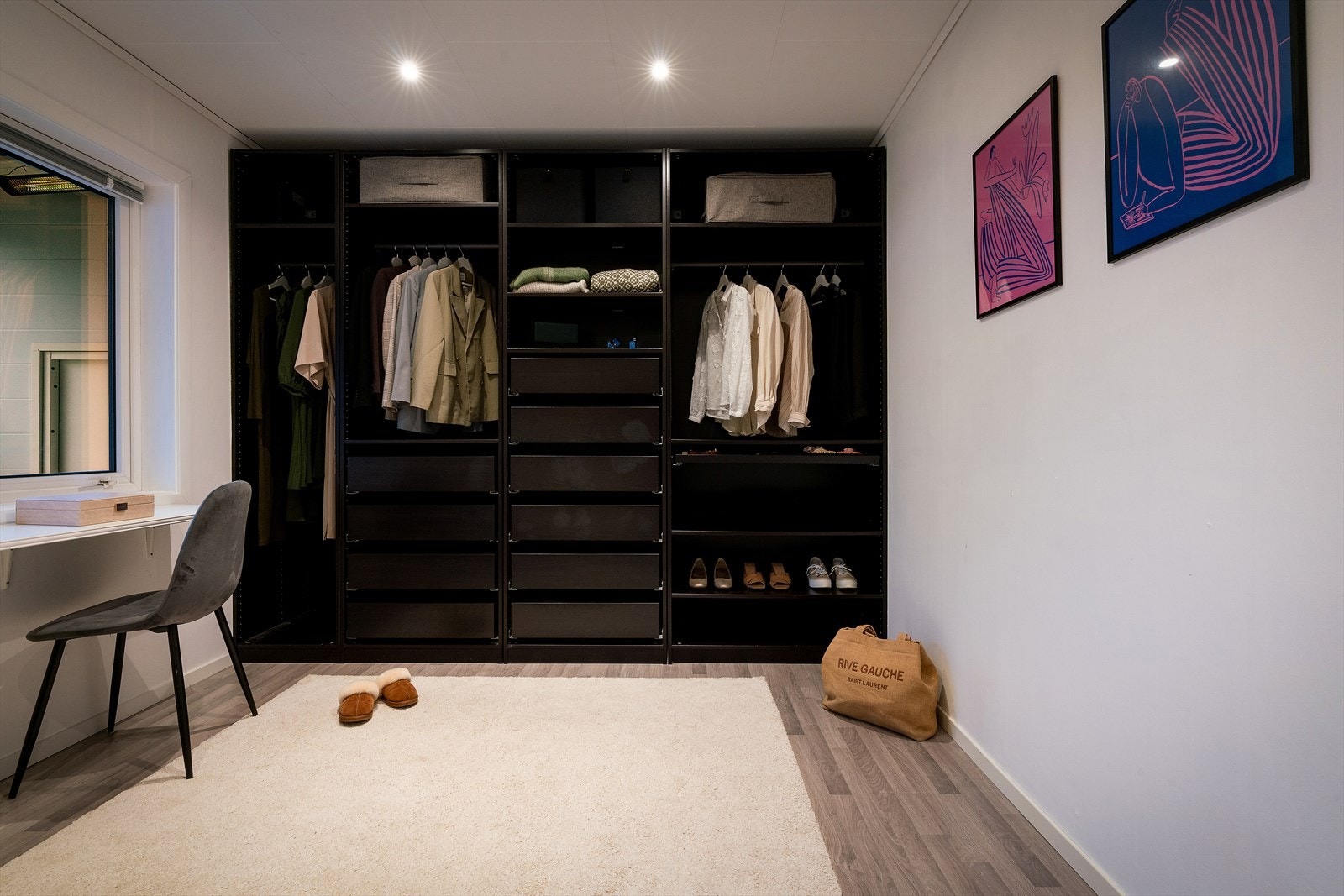 - Soverommet har innebygde skap med god plass til oppbevaring - Galleribilde