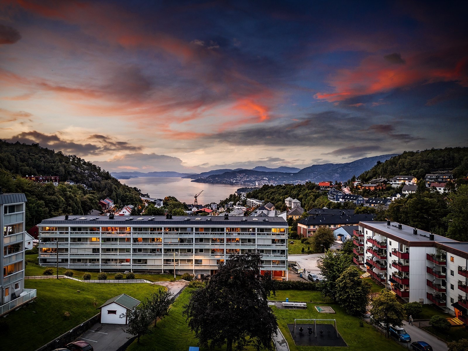 - Veldrevet borettslag bestående av 82 andelsleiligheter fordelt over to boligblokker - Galleribilde