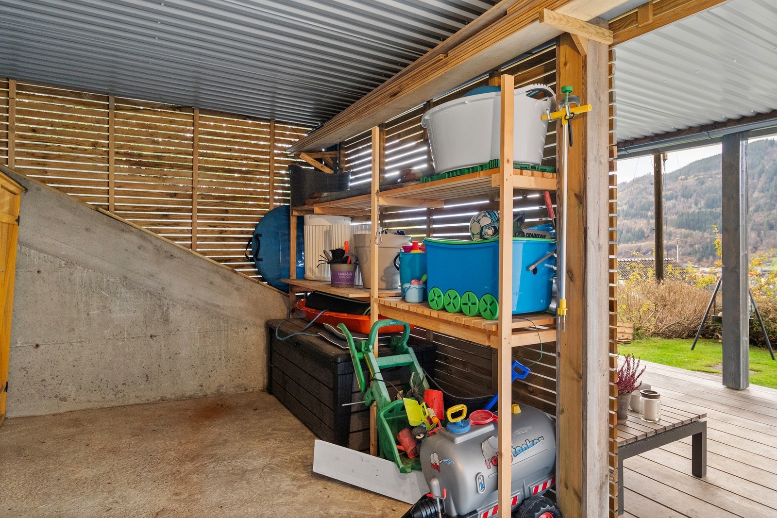 Under verandaen er det også meget god lagringsplass Galleribilde