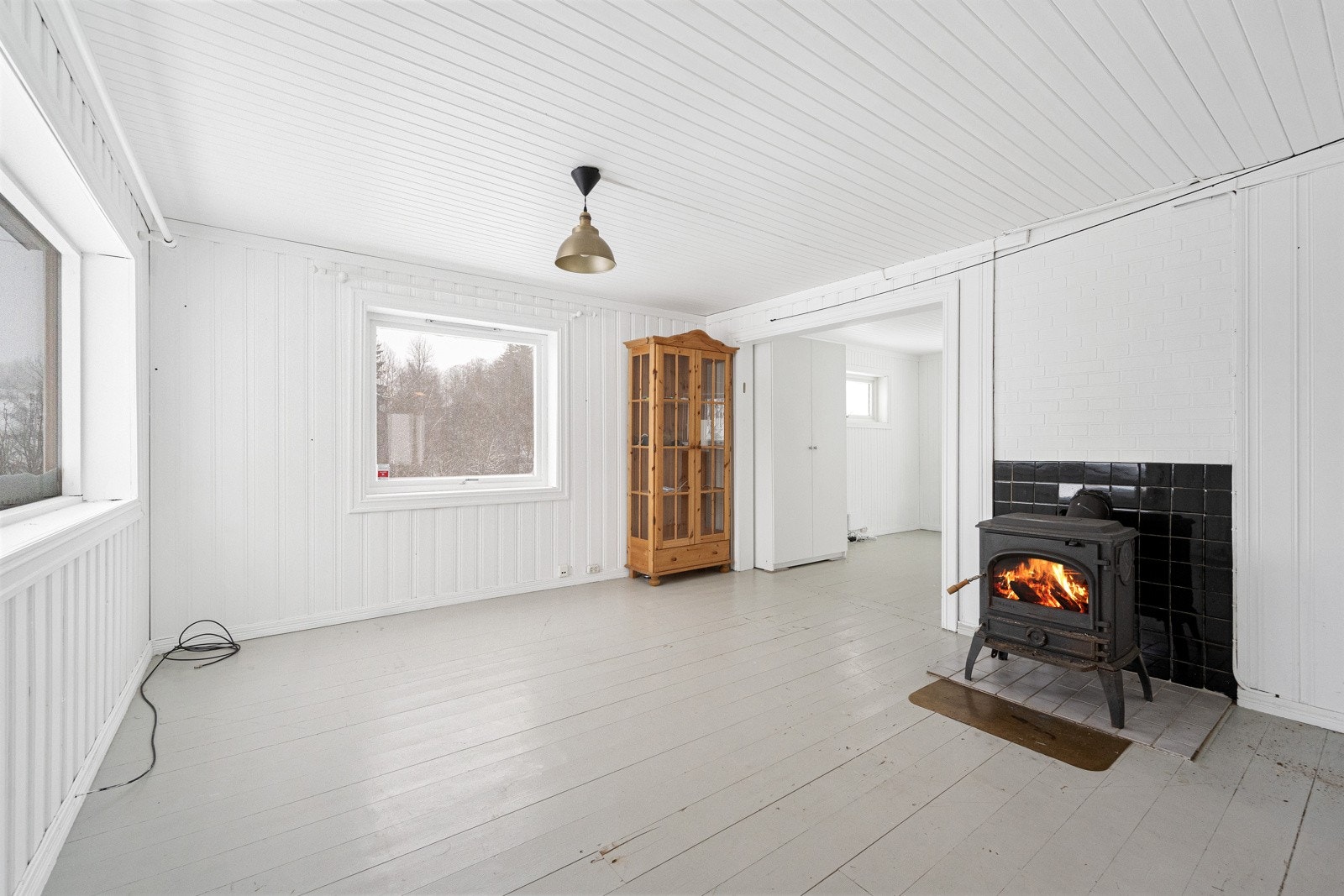 Ildsted er plassert sentralt i stue Galleribilde