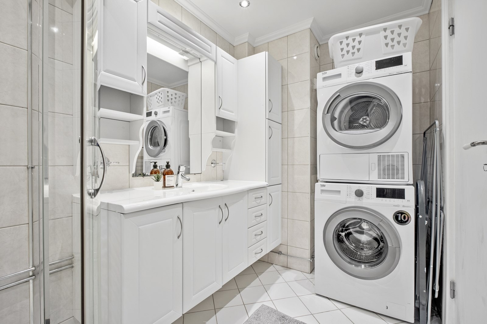 Her er det også opplegg for vaskemaskin og tørketrommel Galleribilde