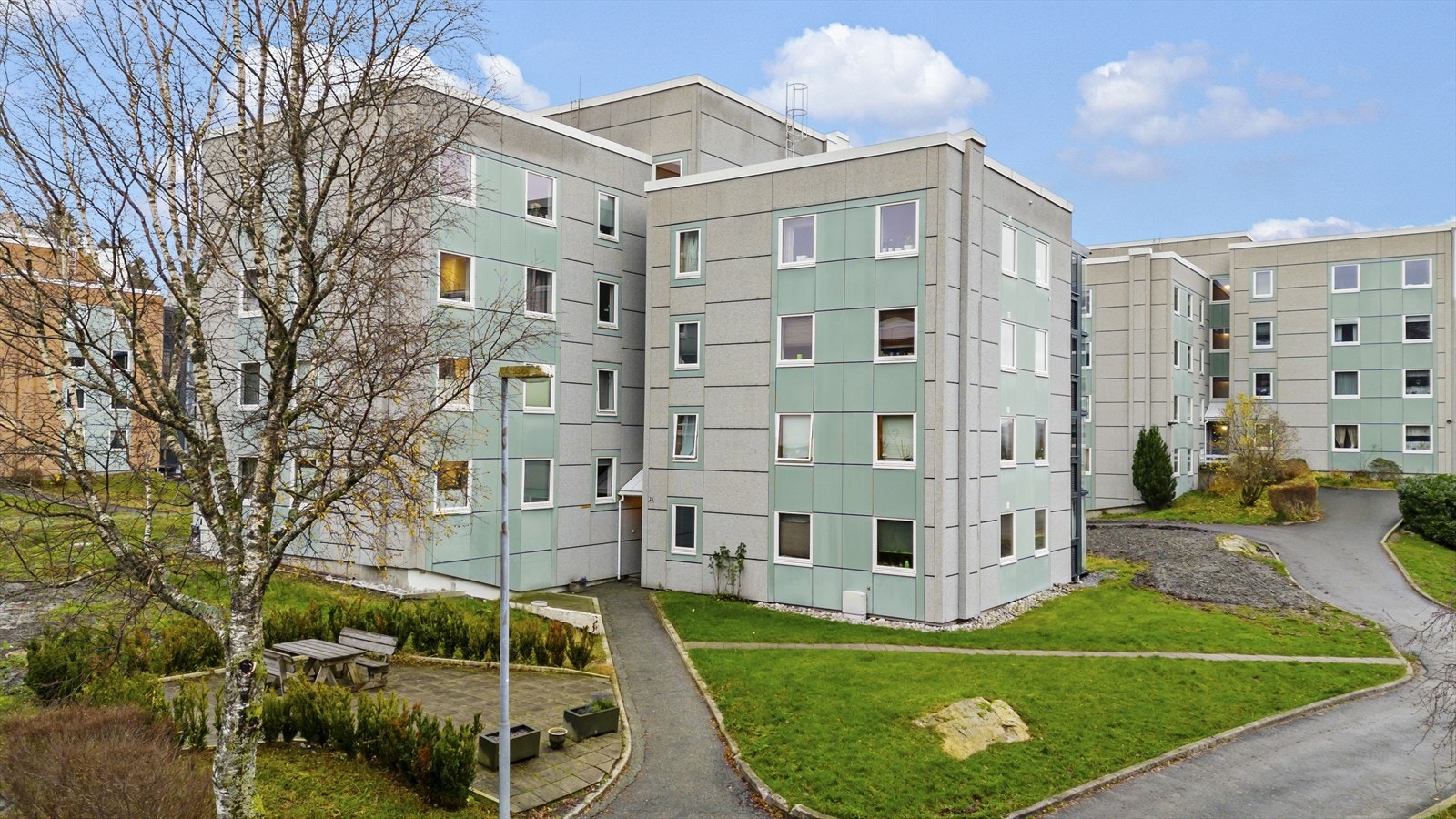 Borettslaget har eget selskapslokale som kan benyttes av beboerne, samt eget trimrom som åpnet 2019 Galleribilde