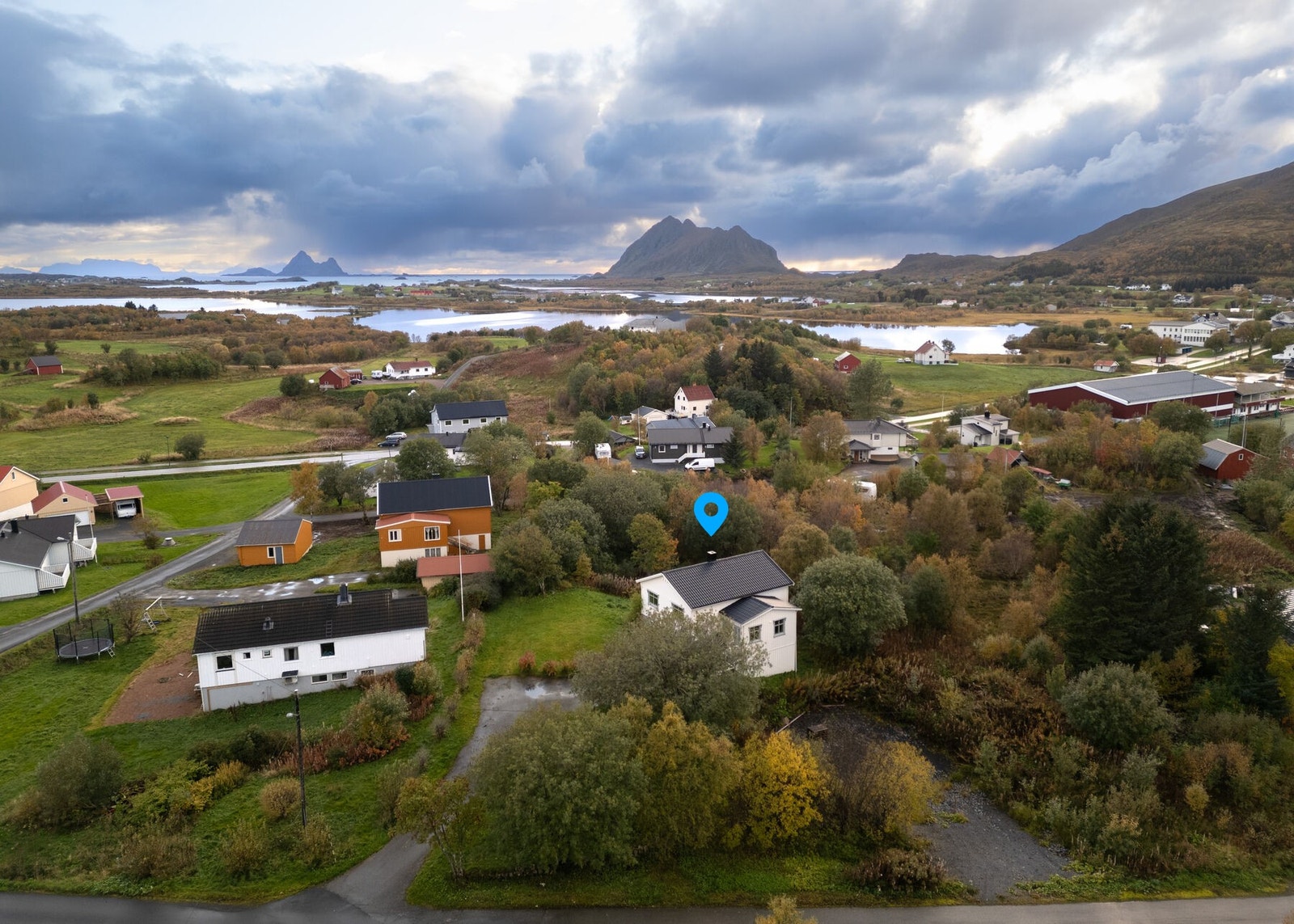 Trivelig enebolig med barnevennlig beliggenhet på Straume i Bø. Galleribilde