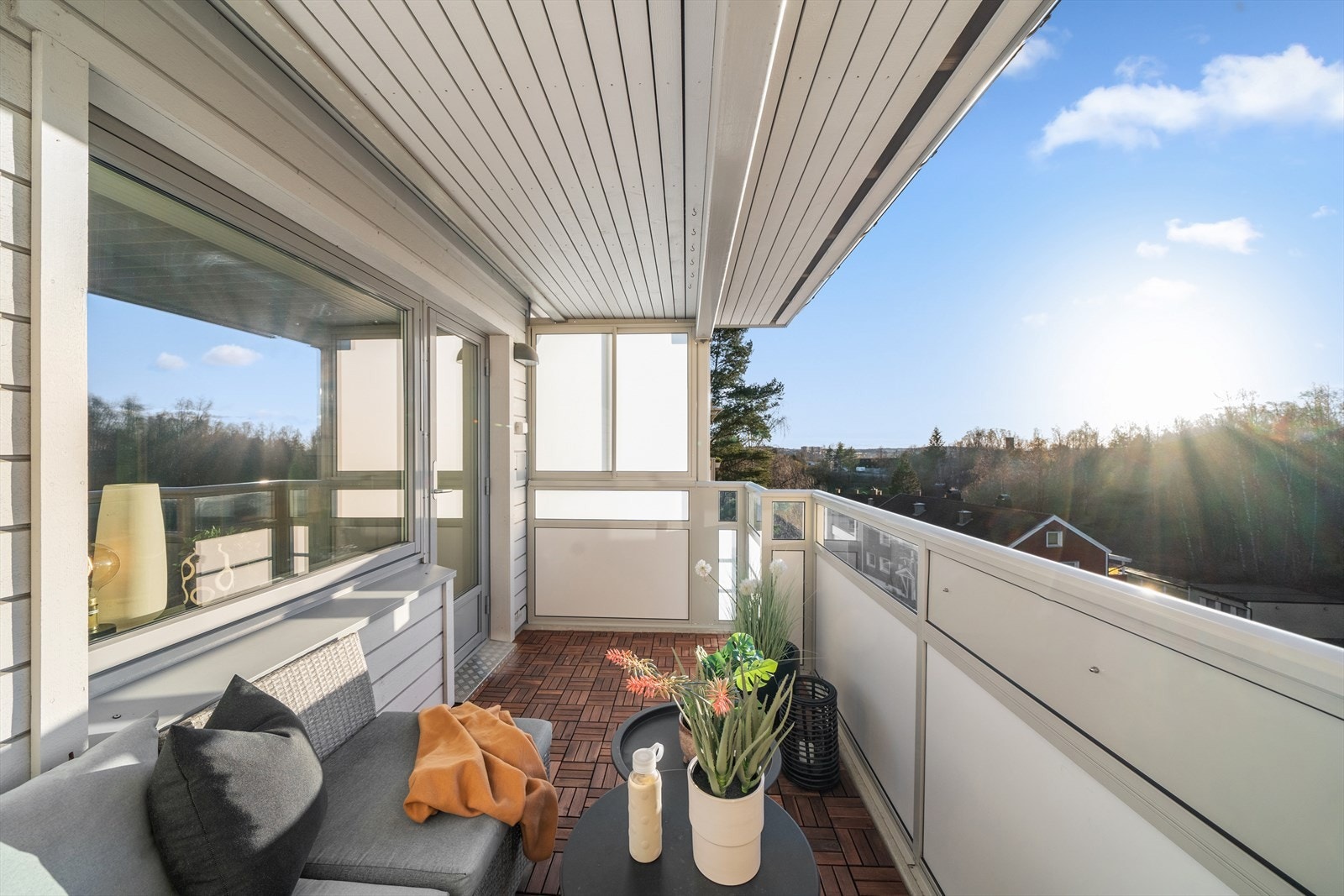 Balkong med meget gode solforhold Galleribilde