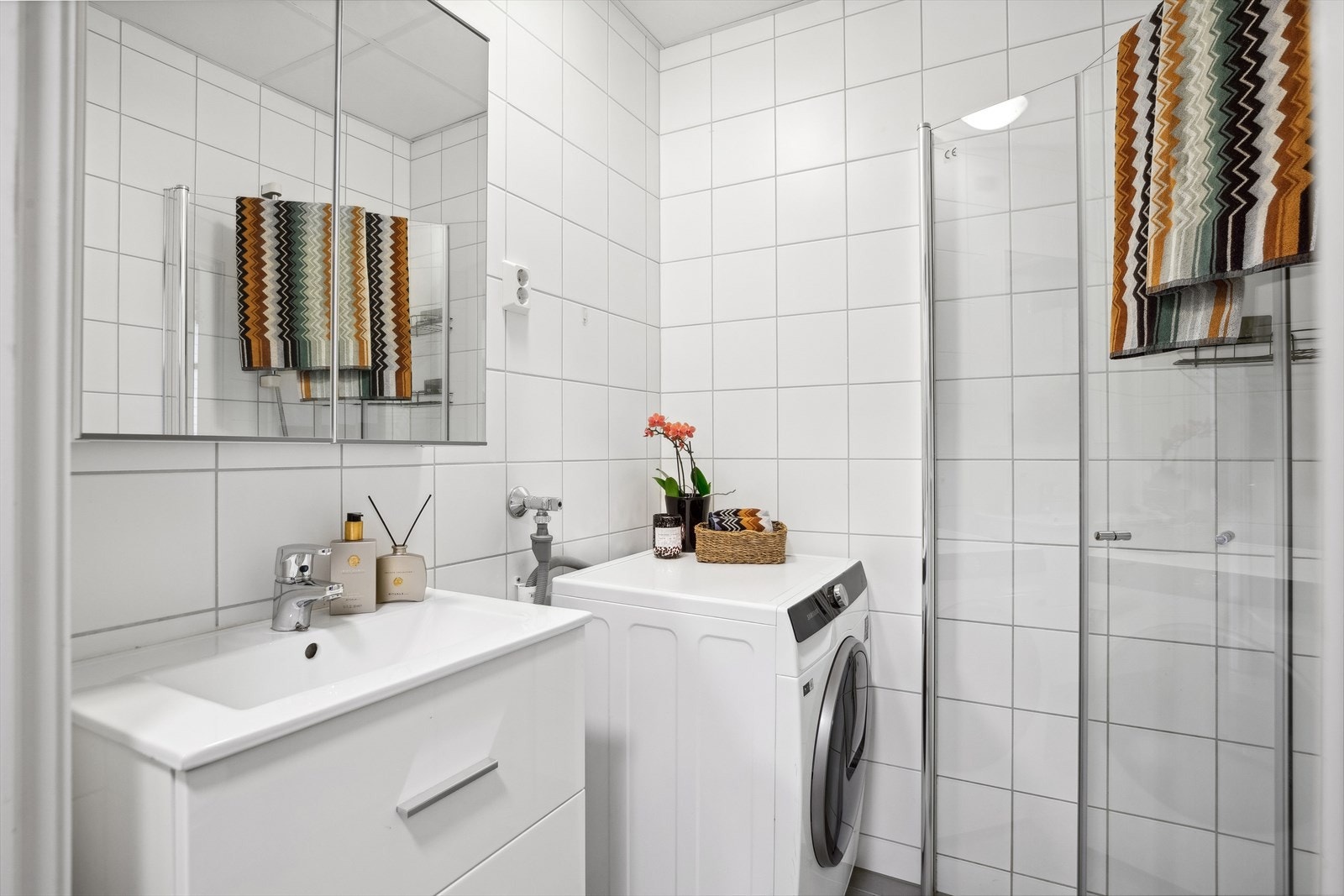 Badet ble renovert i 2015 med ny tettesjikt, membran, flisbelagte overflater og baderomsinnredning. Galleribilde