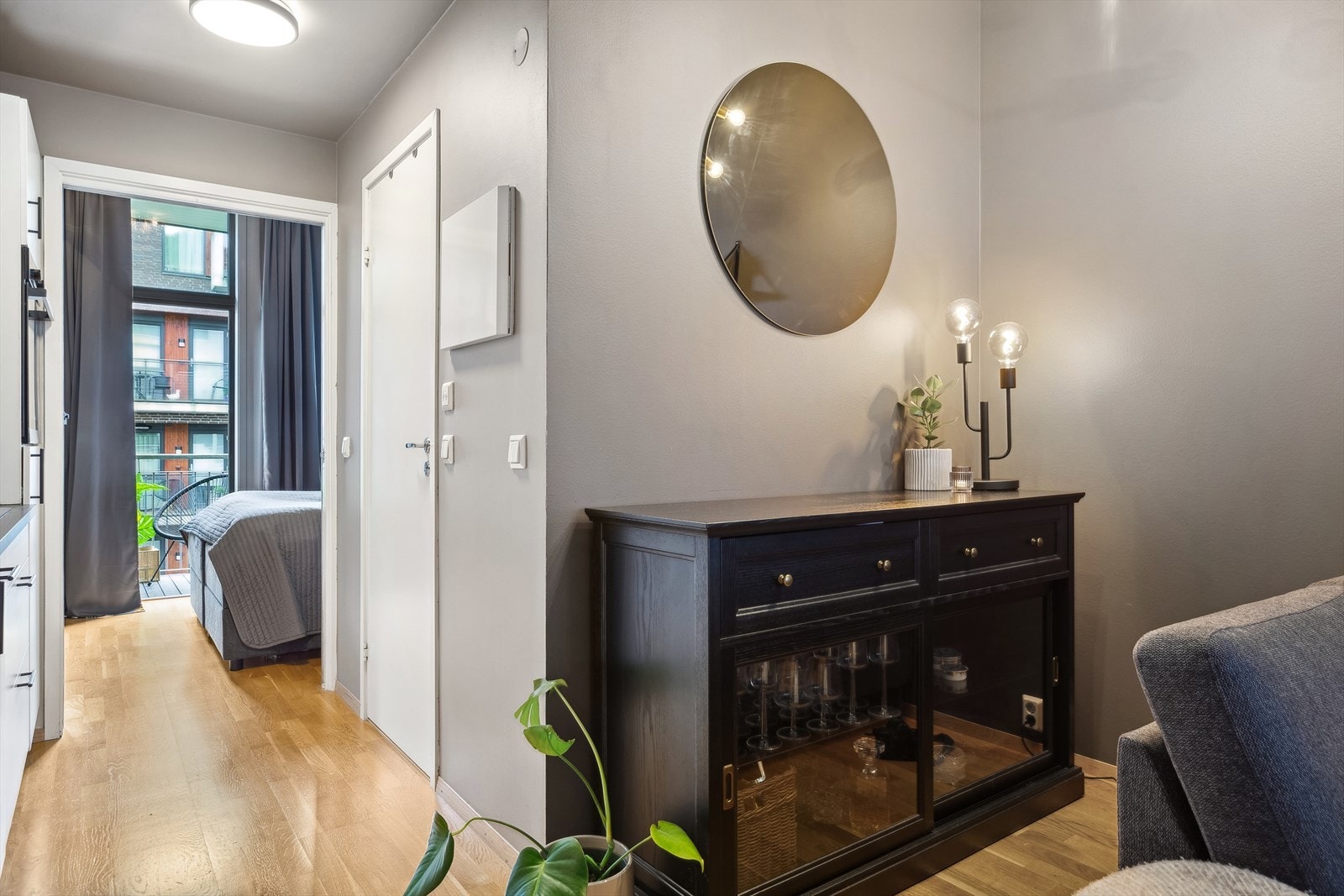 Leiligheten er lettstelt da det er gjort flere oppgraderinger i nyere tid og har TG0/1 på samtlige punkt. Galleribilde