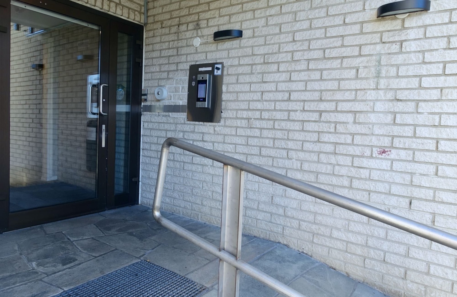 Inngangspartiet har trappefri adkomst Galleribilde