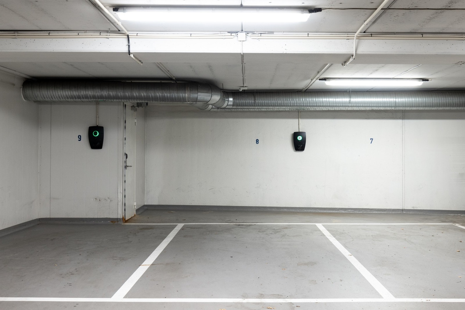 Med boligen medfølger det garasjeplass. Galleribilde