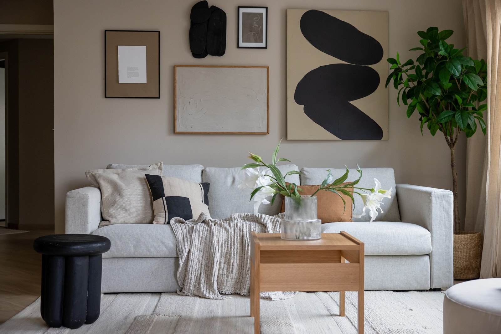 Varmtvann og fyring er inkludert i felleskostnadene, noe som bidrar til en mer oversiktlig privatøkonomi. Galleribilde