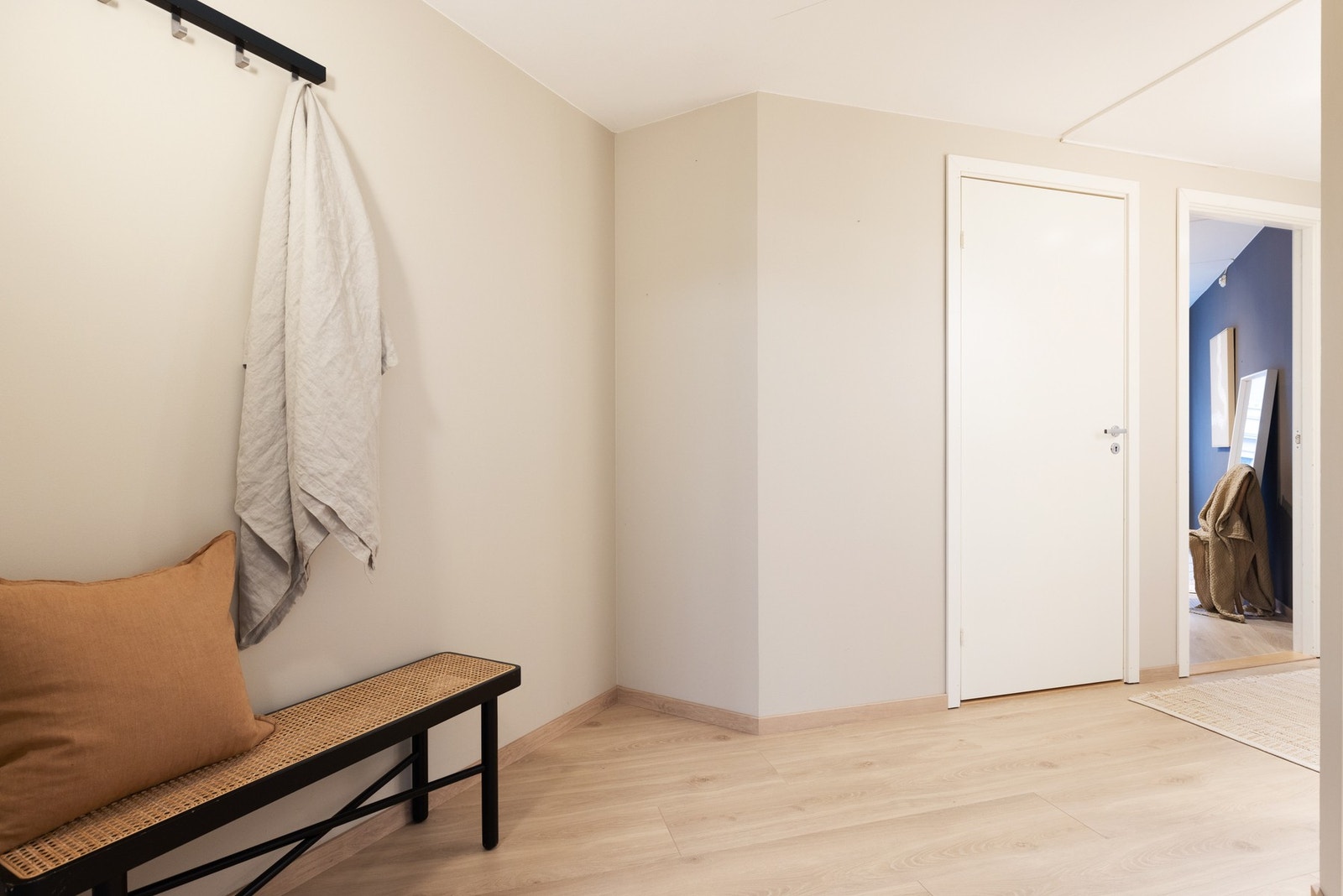 Boligens entré er romslig og gir et godt førsteinntrykk av boligen. Galleribilde