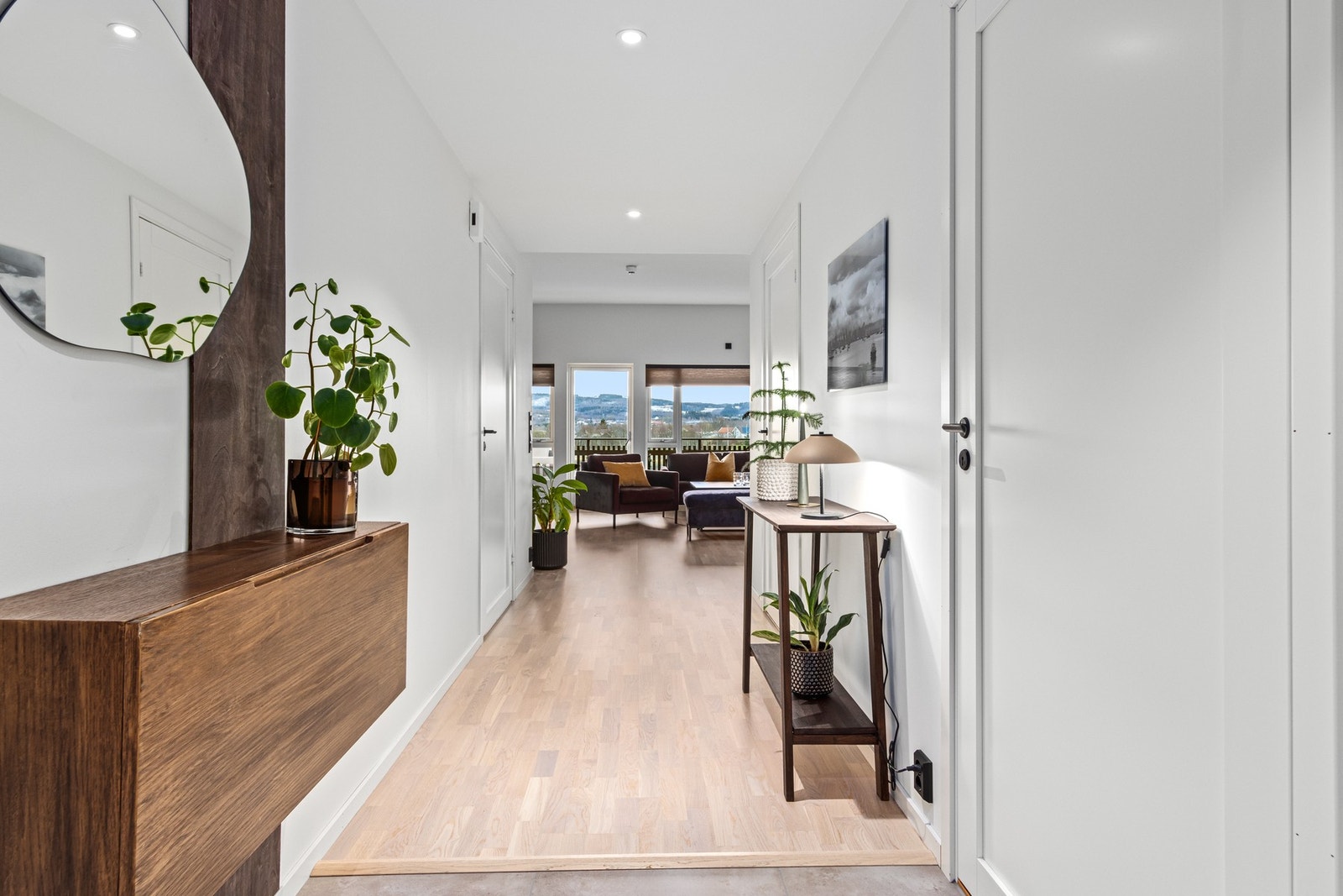 Flislagt gang med varmekabler. Galleribilde