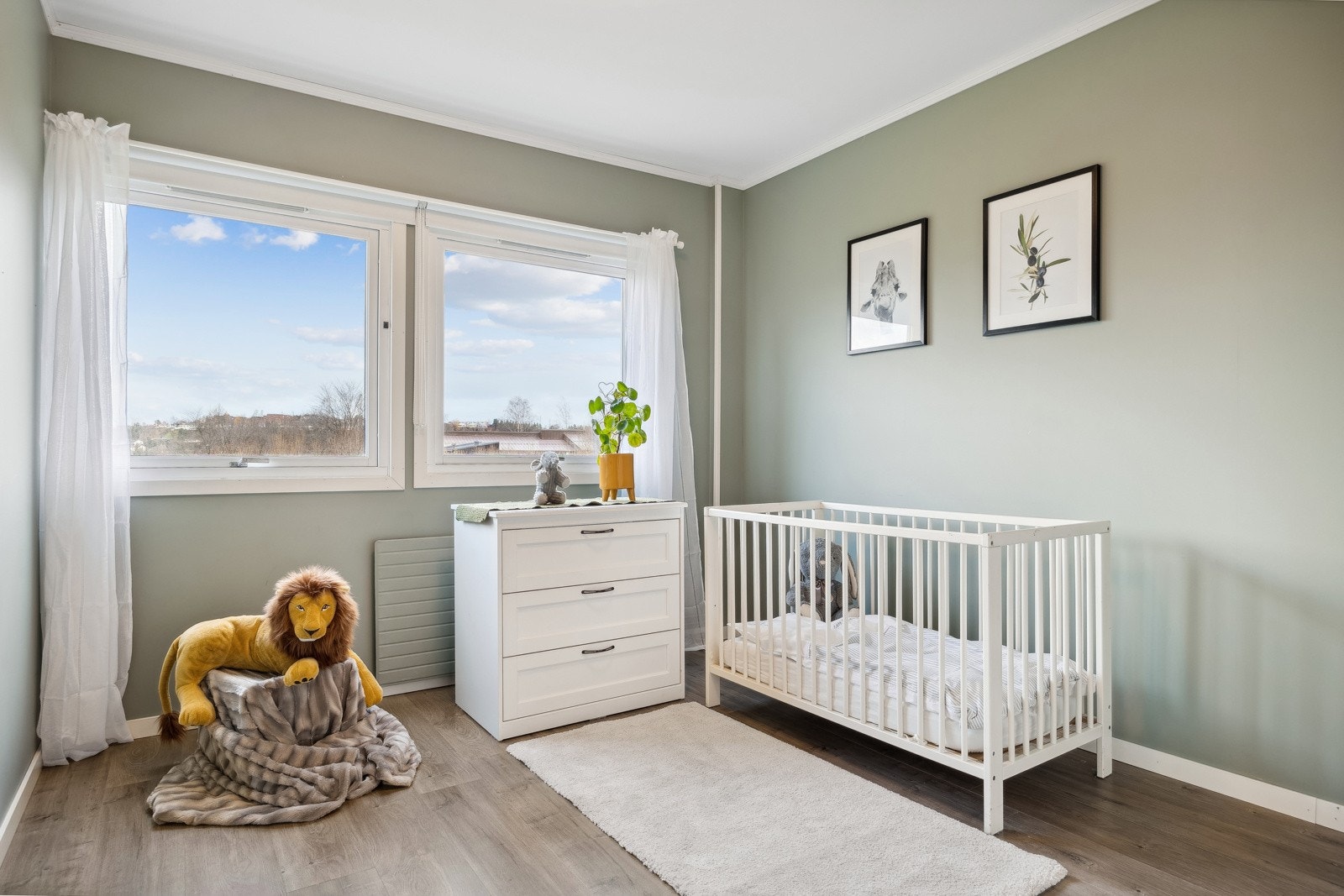 Soverom 2. er lunt og har god plass til ønsket møblering. Galleribilde