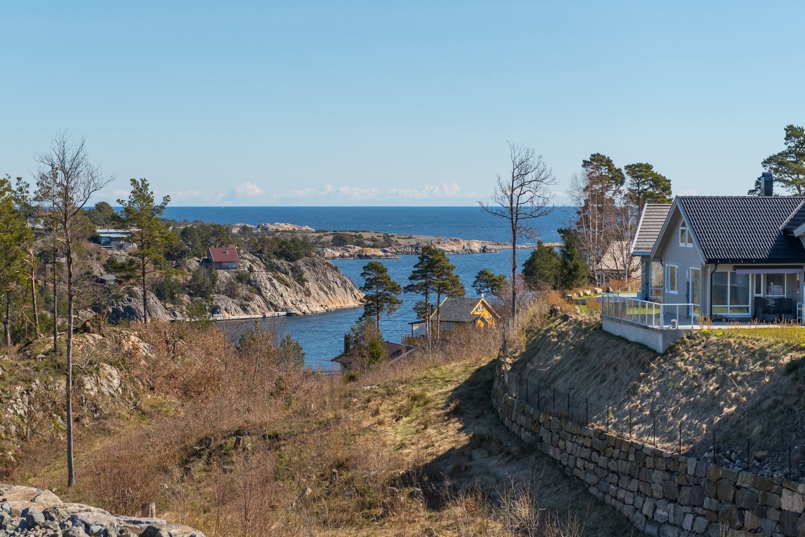 Alveberget, med landlig beliggenhet og umiddelbar nærhet til Skagerak, et ultimat sted for gode opplevelser hele året! Galleribilde