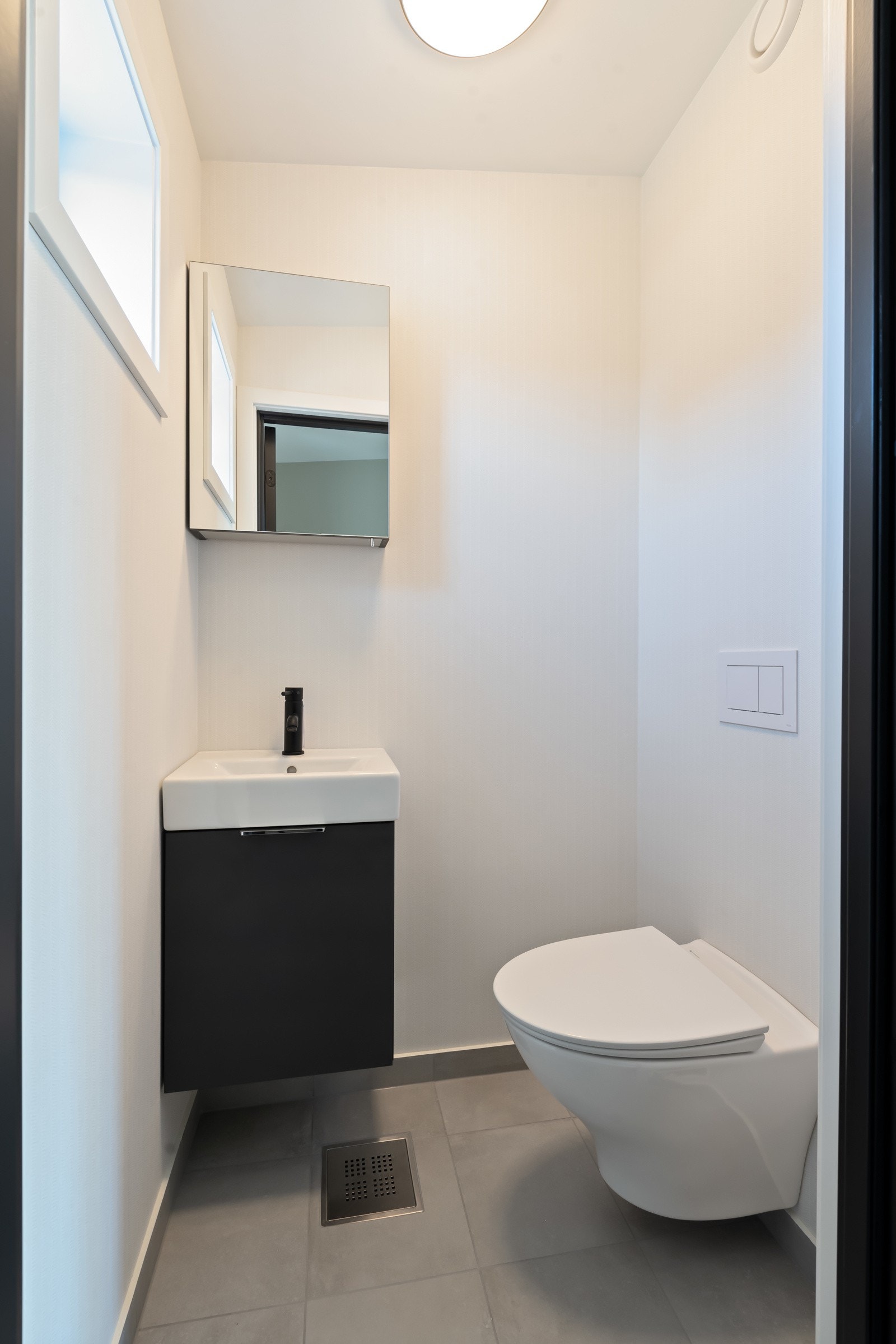 Hytten har også toalett. Pent og praktisk! Galleribilde