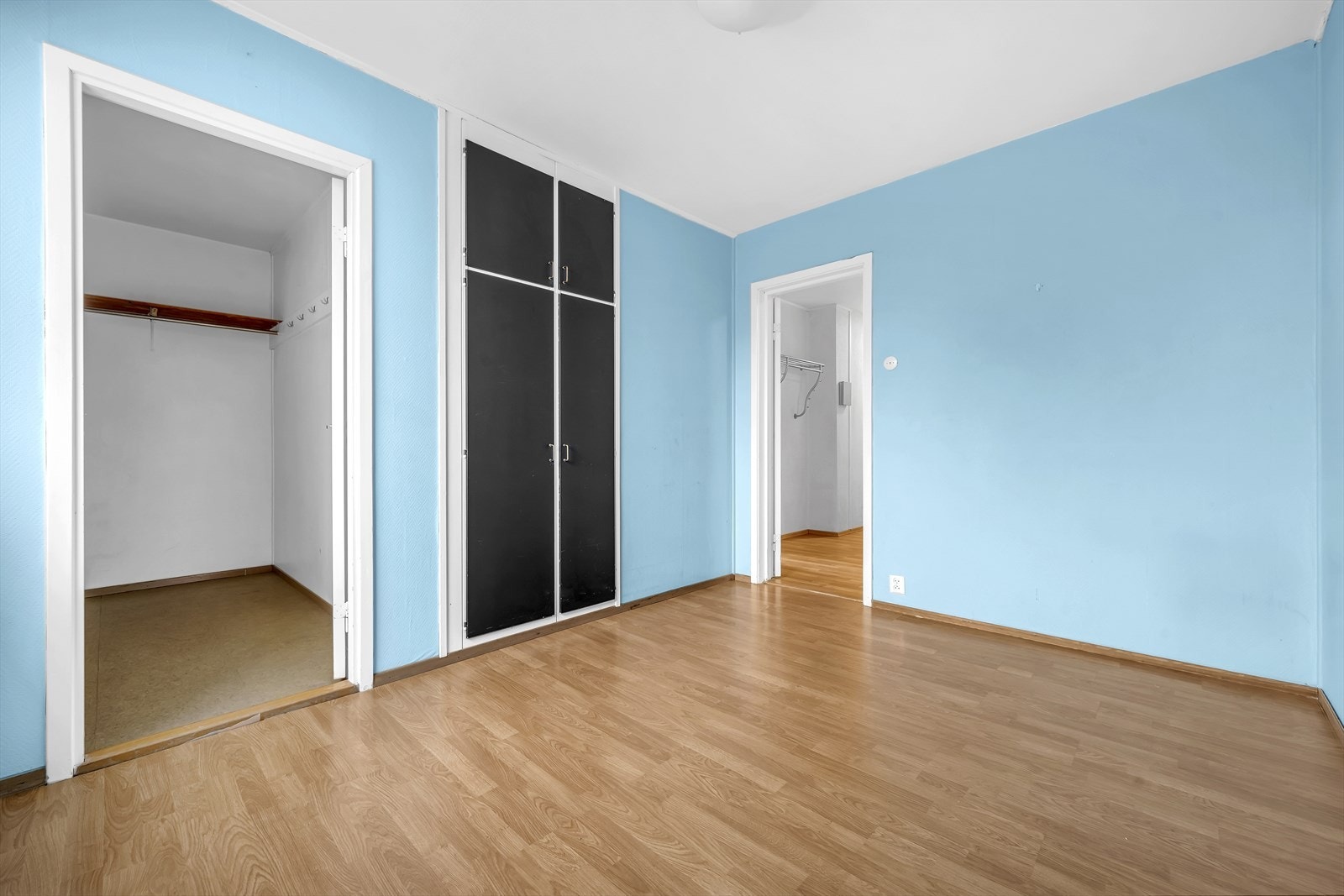 Godt med oppbevaringsplass i skap, og i tilhørende bod. Galleribilde