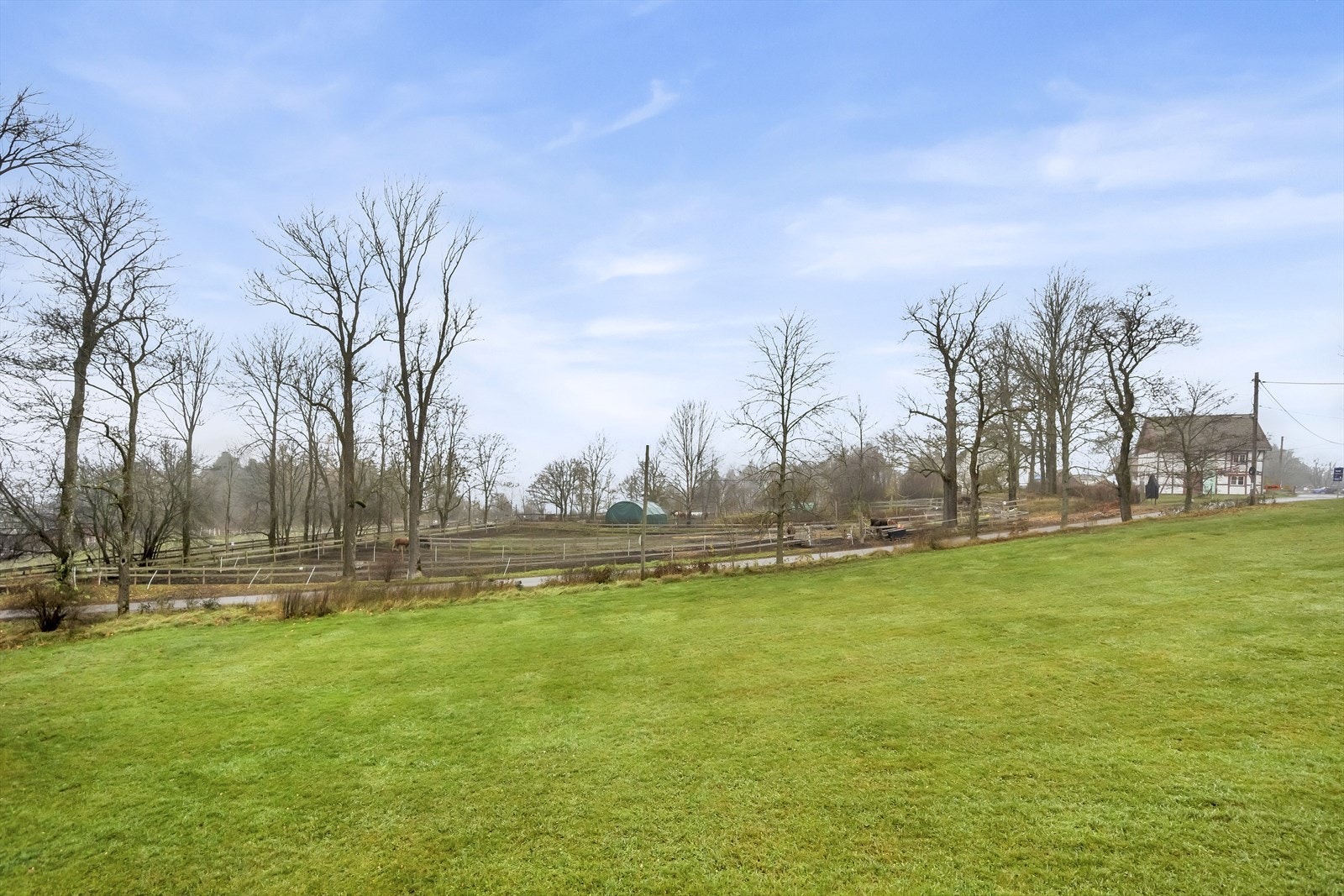 Utsikten mot Tveten Gård. Galleribilde