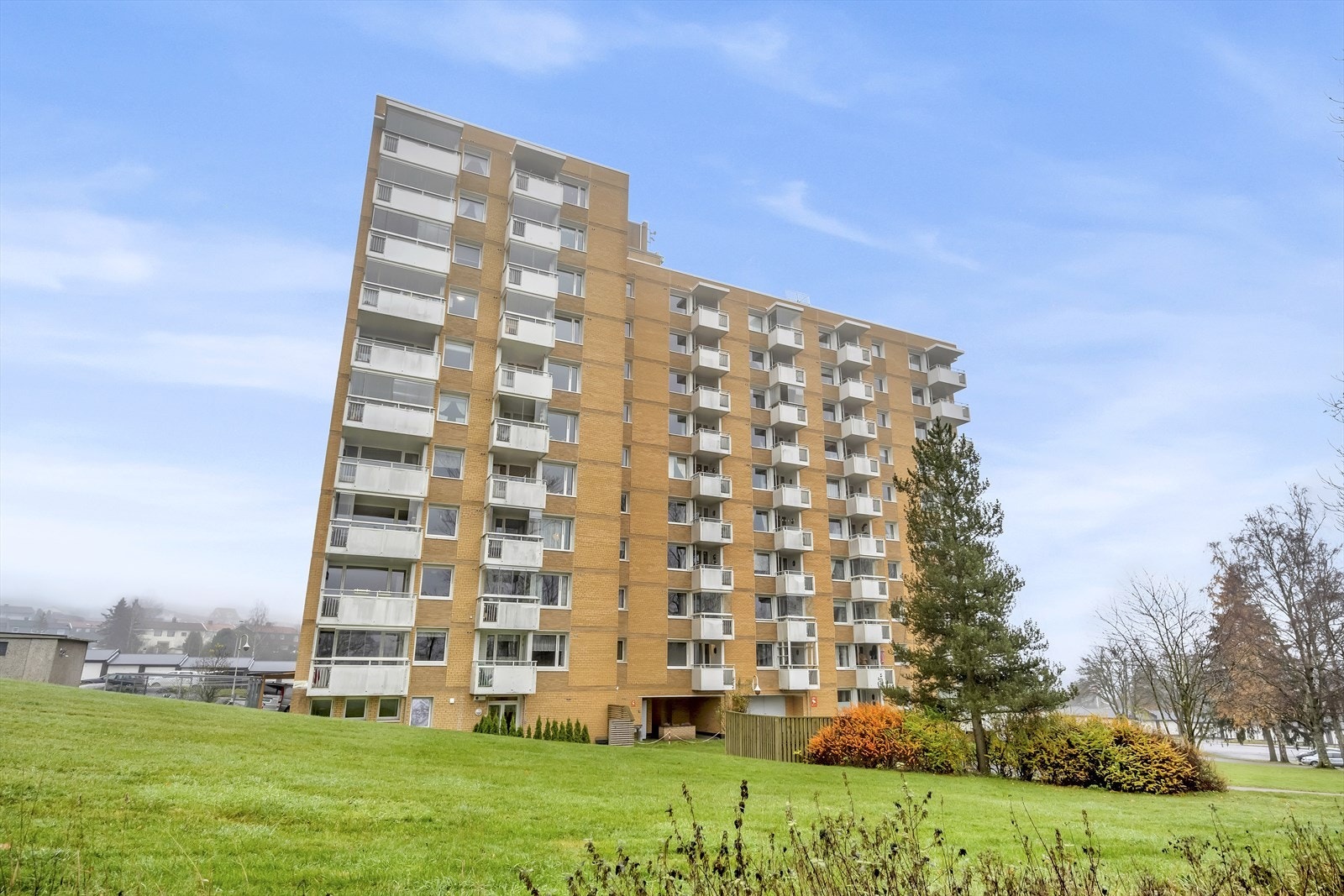 Her bor du i et veldrevet borettslag med attraktiv beliggenhet på Tveita. Galleribilde