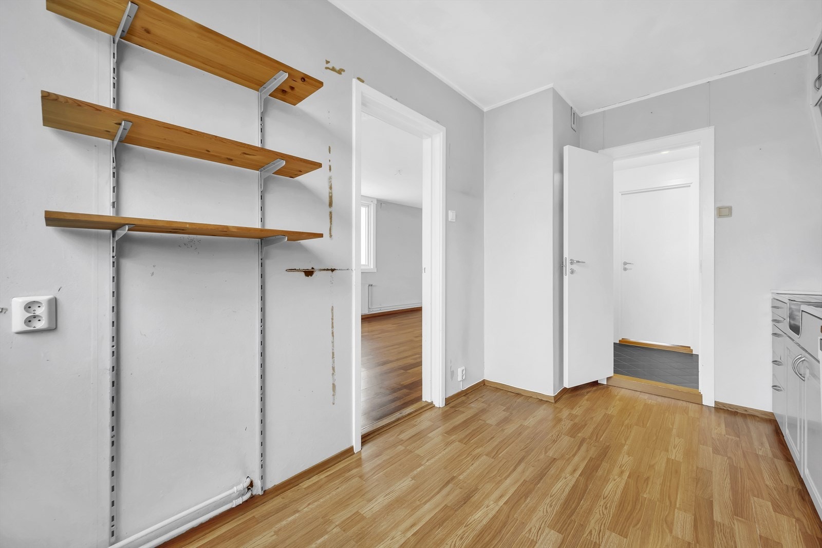 Varmtvann og fyring er inkl. i felleskostnadene. Galleribilde