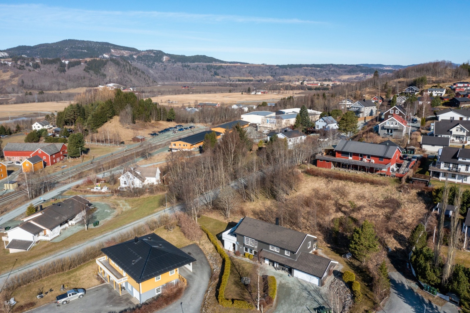 God beliggenhet i
feltet med flott utsikt og gode solforhold. Galleribilde