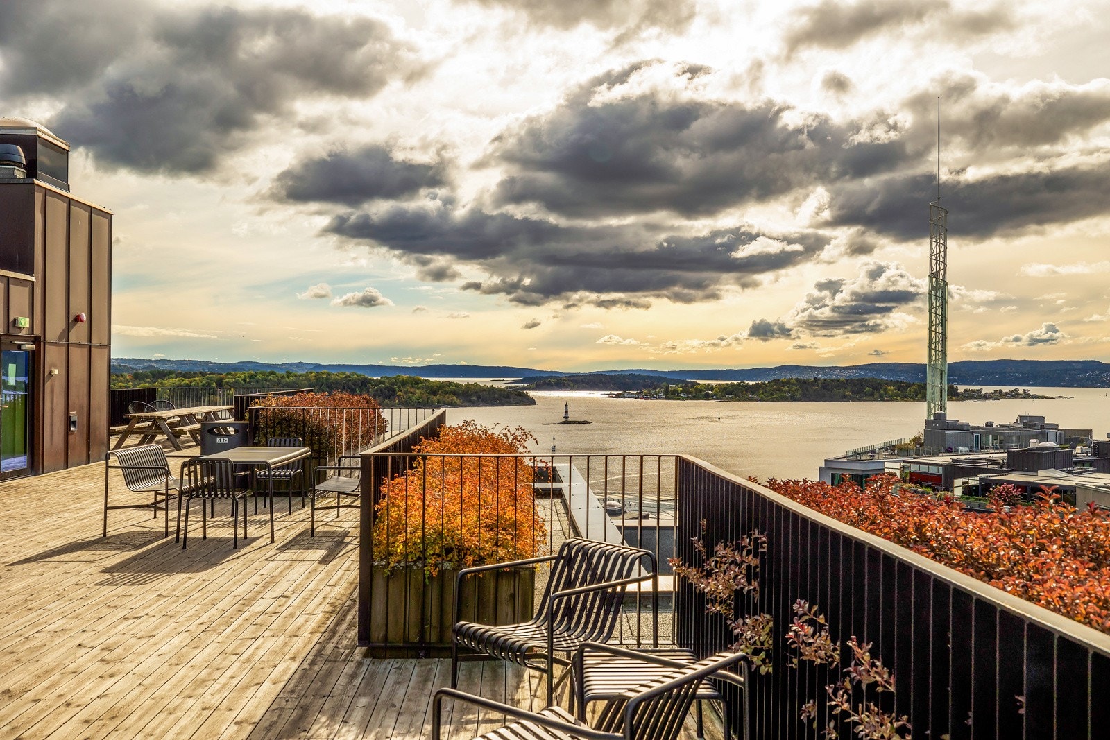 På toppen av bygget er det en felles takterrasse til glede for beboerne i sameiet. Galleribilde