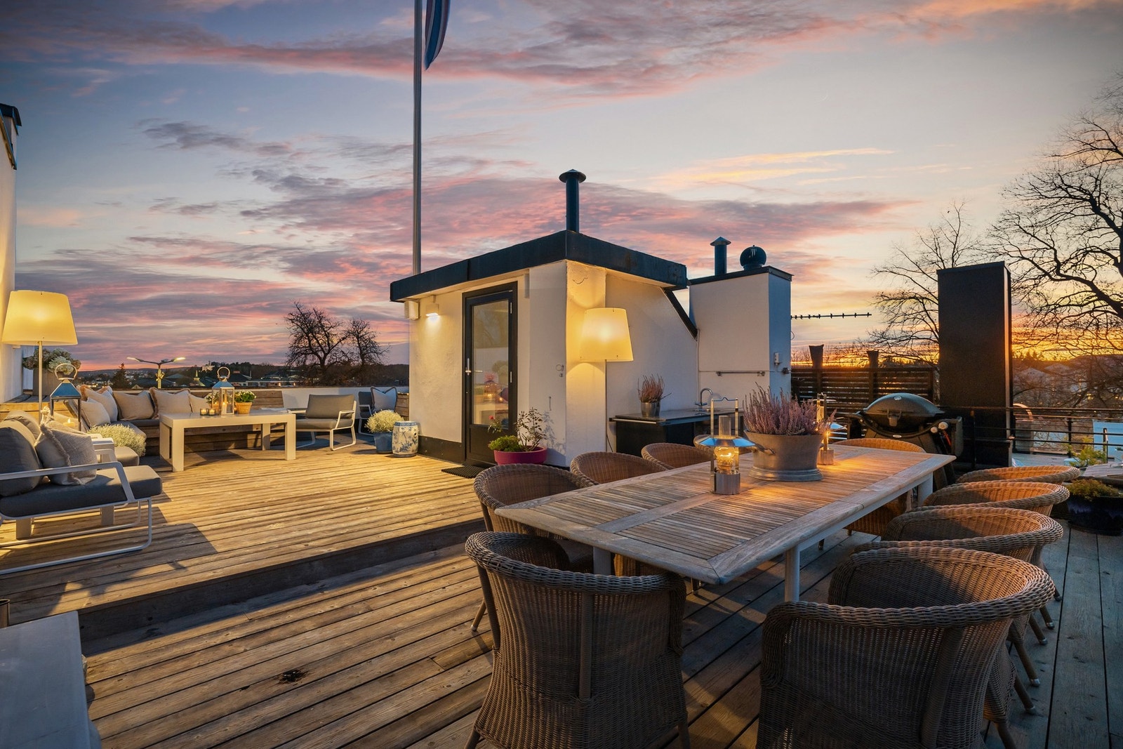 .Innholdsrikt og påkostet townhouse over 3 plan med fantastiske uteplasser Galleribilde