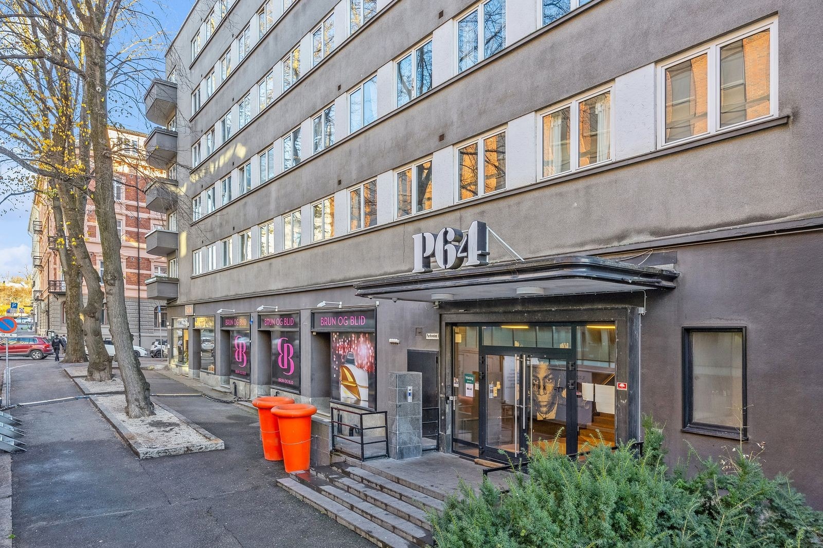 Fasade. Boligen ligger i byggets 3. etasje. Galleribilde