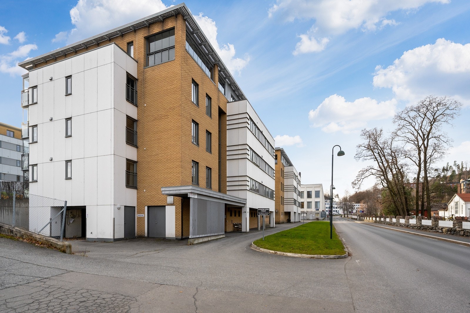 Kort vei ned til Mjøsa & Mjøspromenaden - et flott turområde Galleribilde