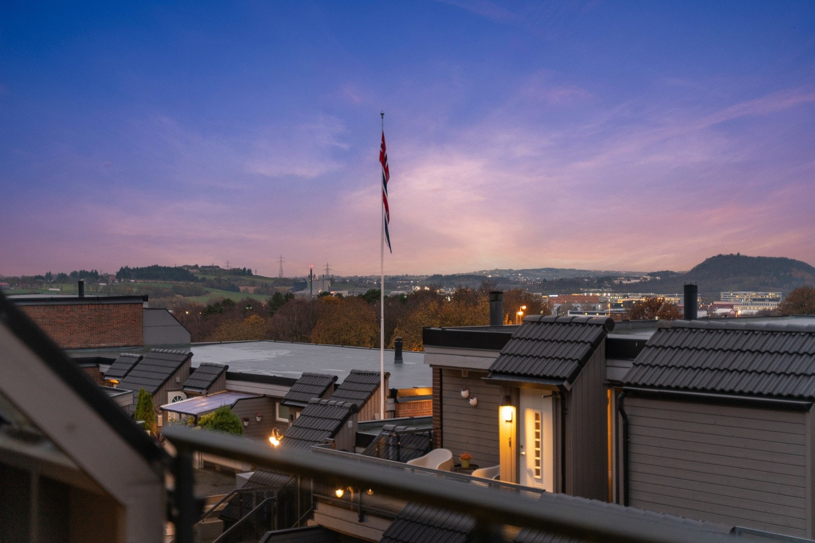 Kveldsbilde | Balkong Galleribilde