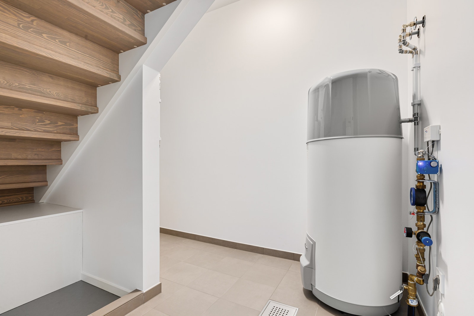 Stor innvendig bod/teknisk rom Galleribilde