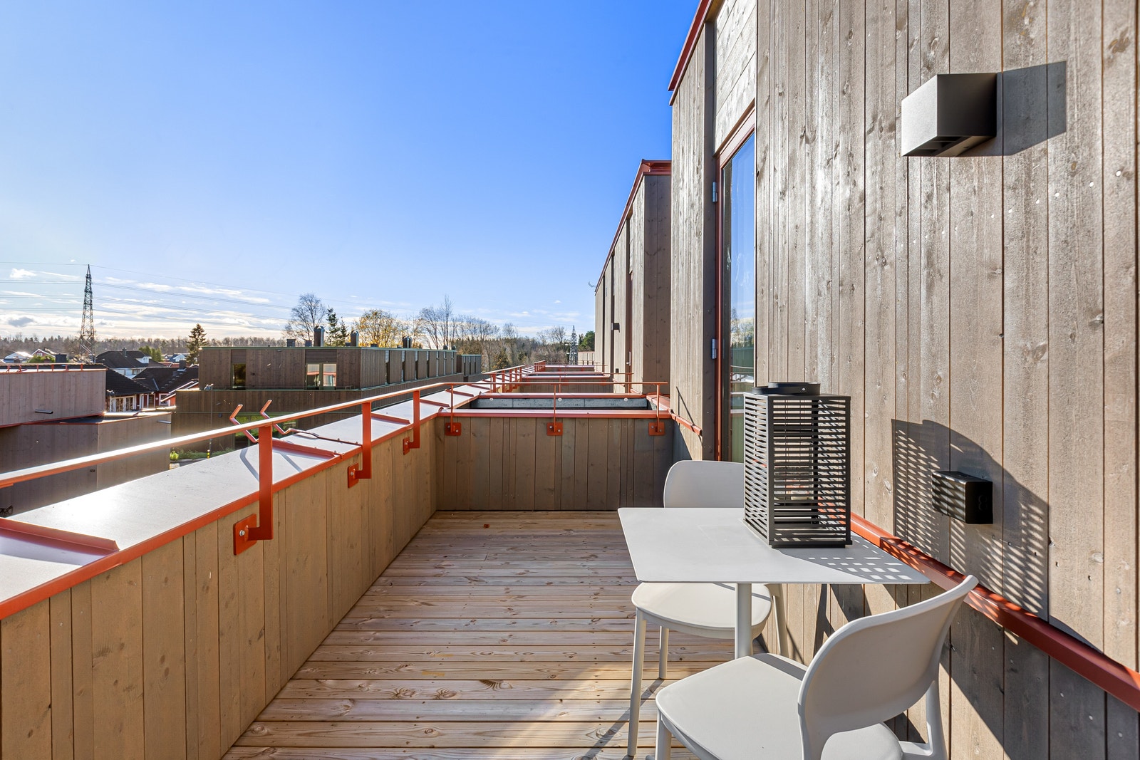 Østvendt takterrasse med god plass, sol fra morgen til ettermiddag Galleribilde