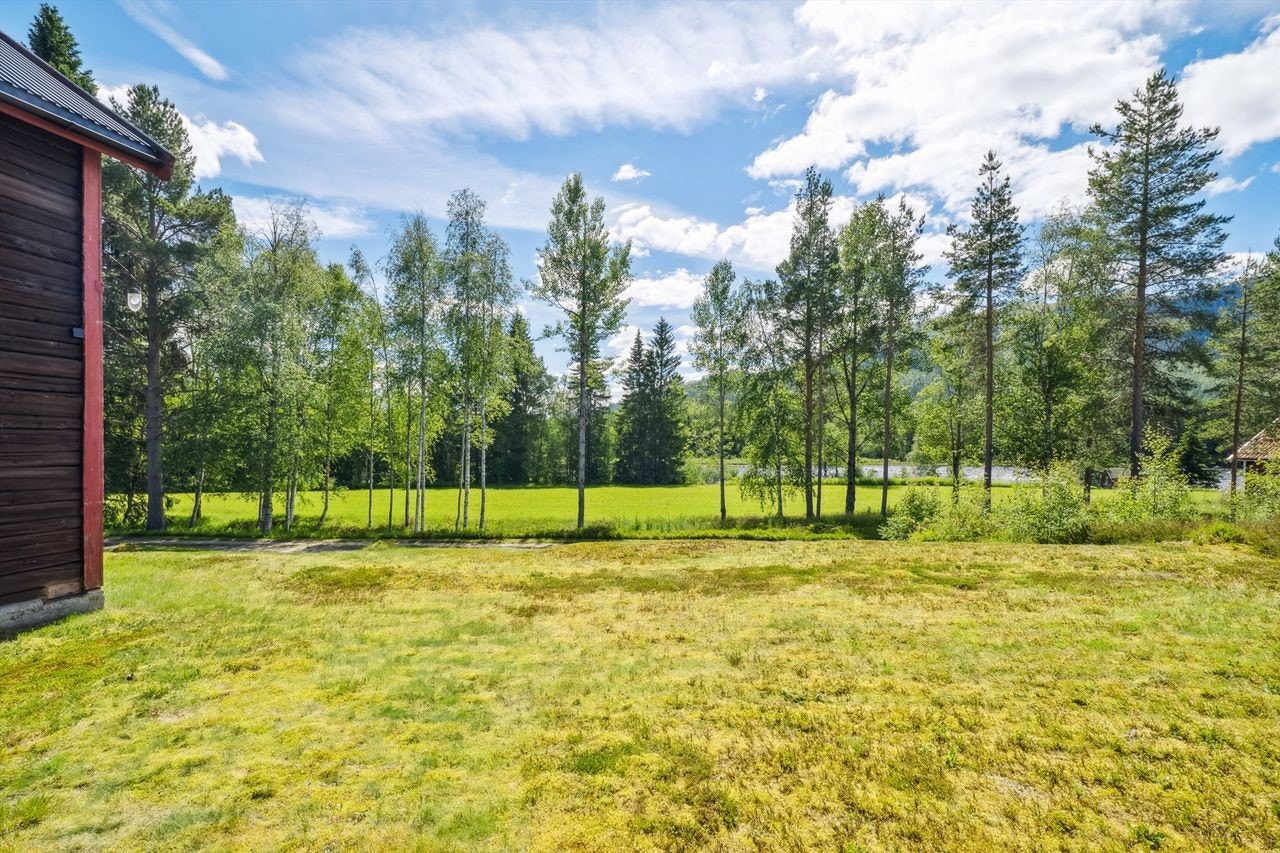 Eiendommen har en flott beliggenhet i landlige og idylliske omgivelser. Galleribilde