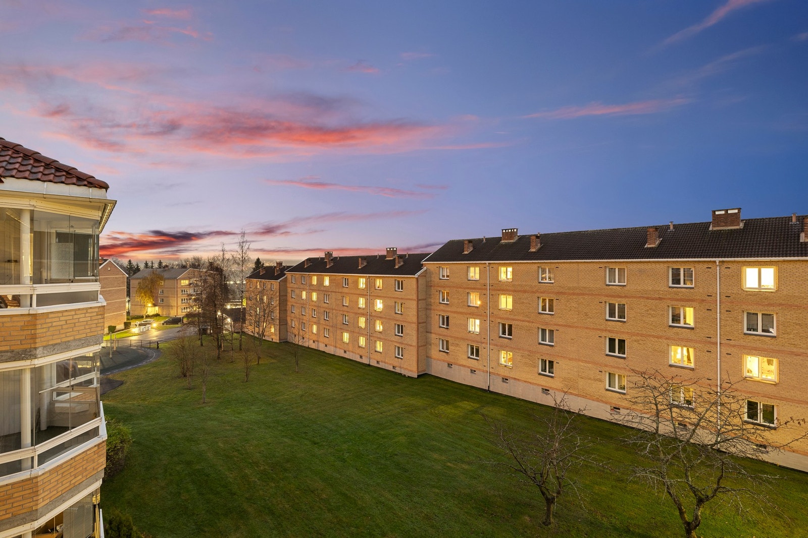 Sydvestvendt balkong. Galleribilde