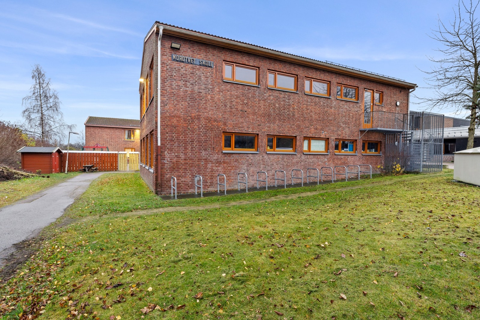 Kort vei til skole og barnehage. Galleribilde