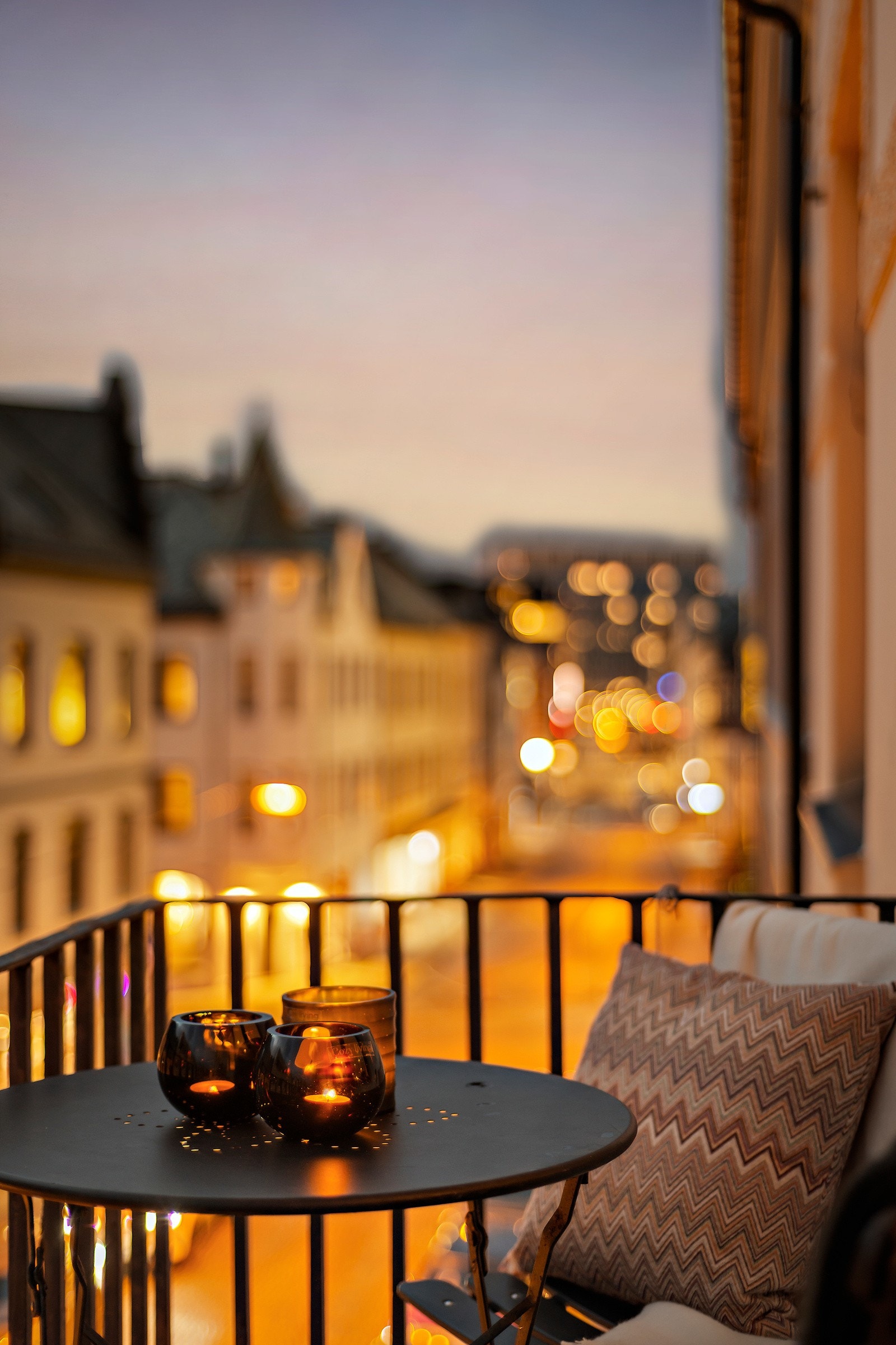 Herfra har du full oversikt over hva som skjer i bygatene. Galleribilde