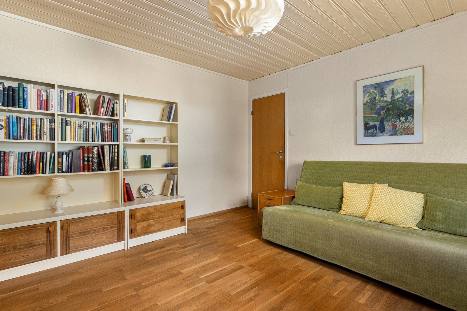 Soverommet har god plass til både seng, nattbord og skrivebord. Galleribilde