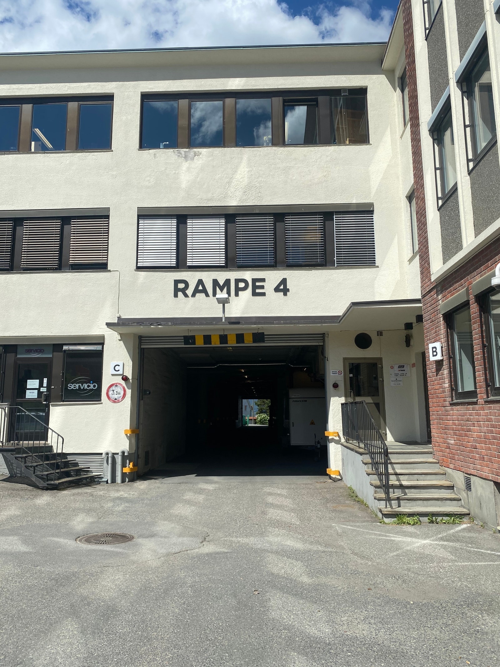 Felles kjøregang for bygget. Galleribilde