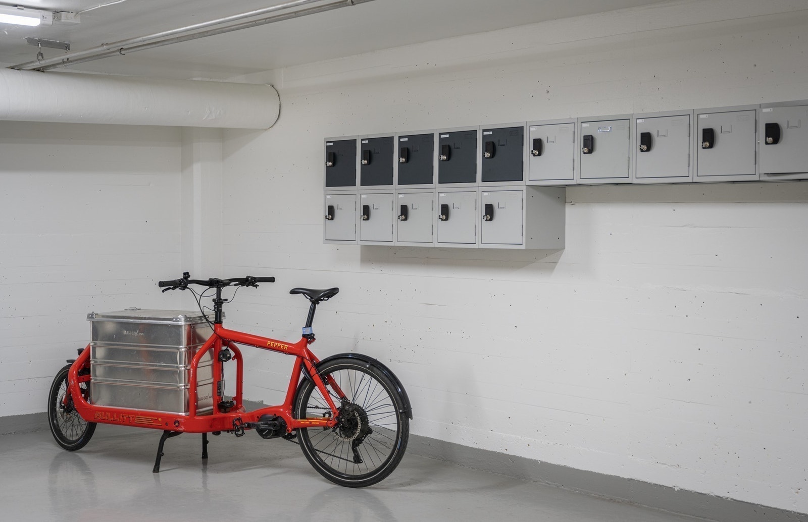 Sykkelparkering + ny dusj/garderobe. Galleribilde