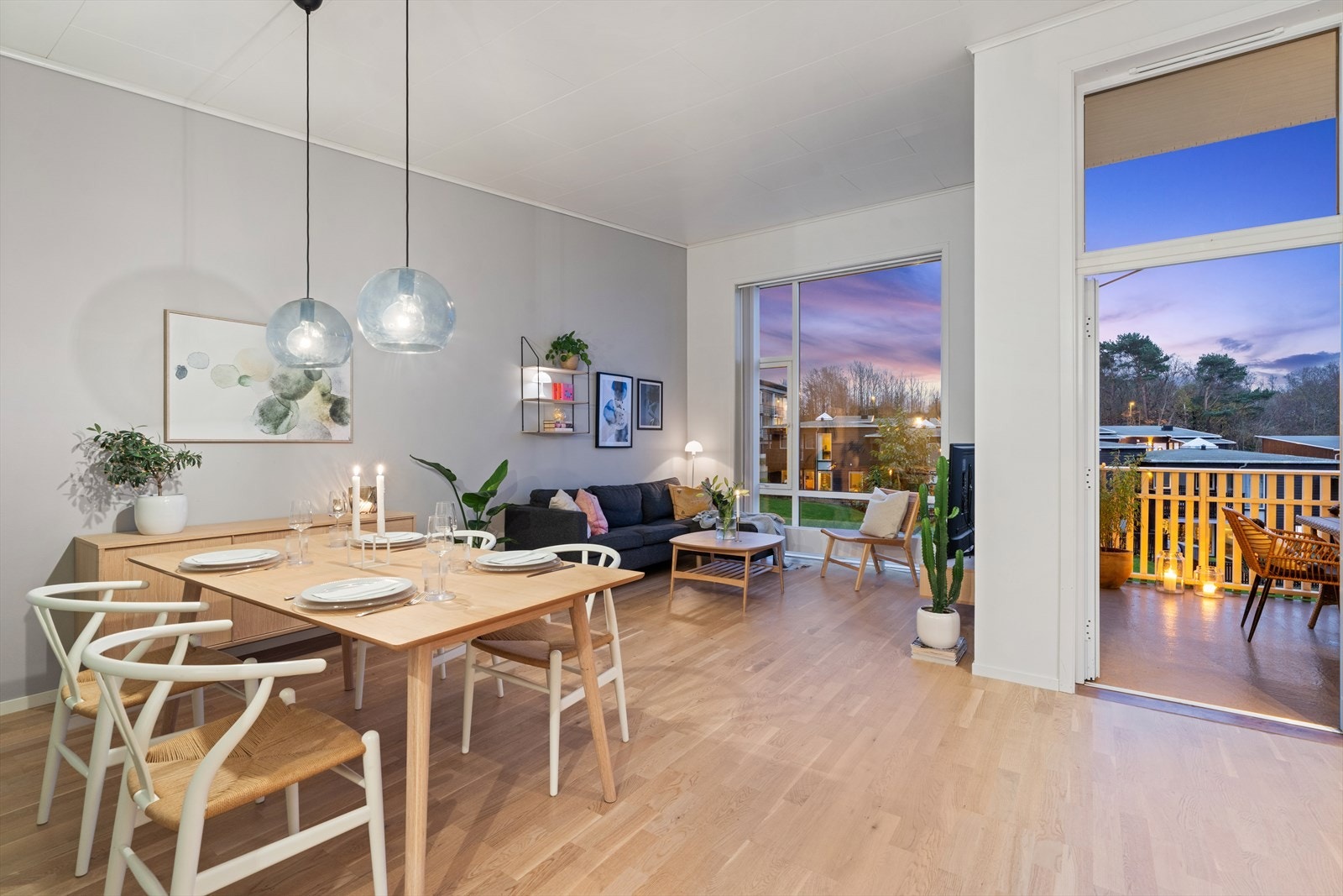 EiendomsMegler 1 v/Jorunn Riise presenterer Ryttersvingene 164B - Flott endeleilighet i 2. etasje med 2 soverom Galleribilde